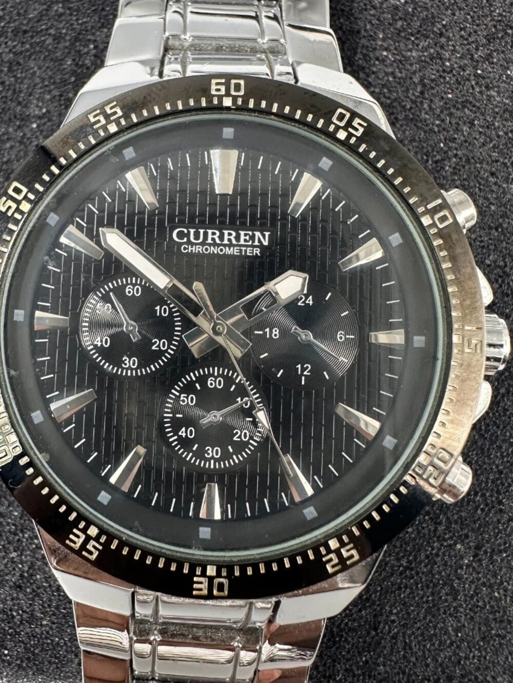 Curren Chronometer Mens Watch Silver Tone Black Dial New Battery 7.25"